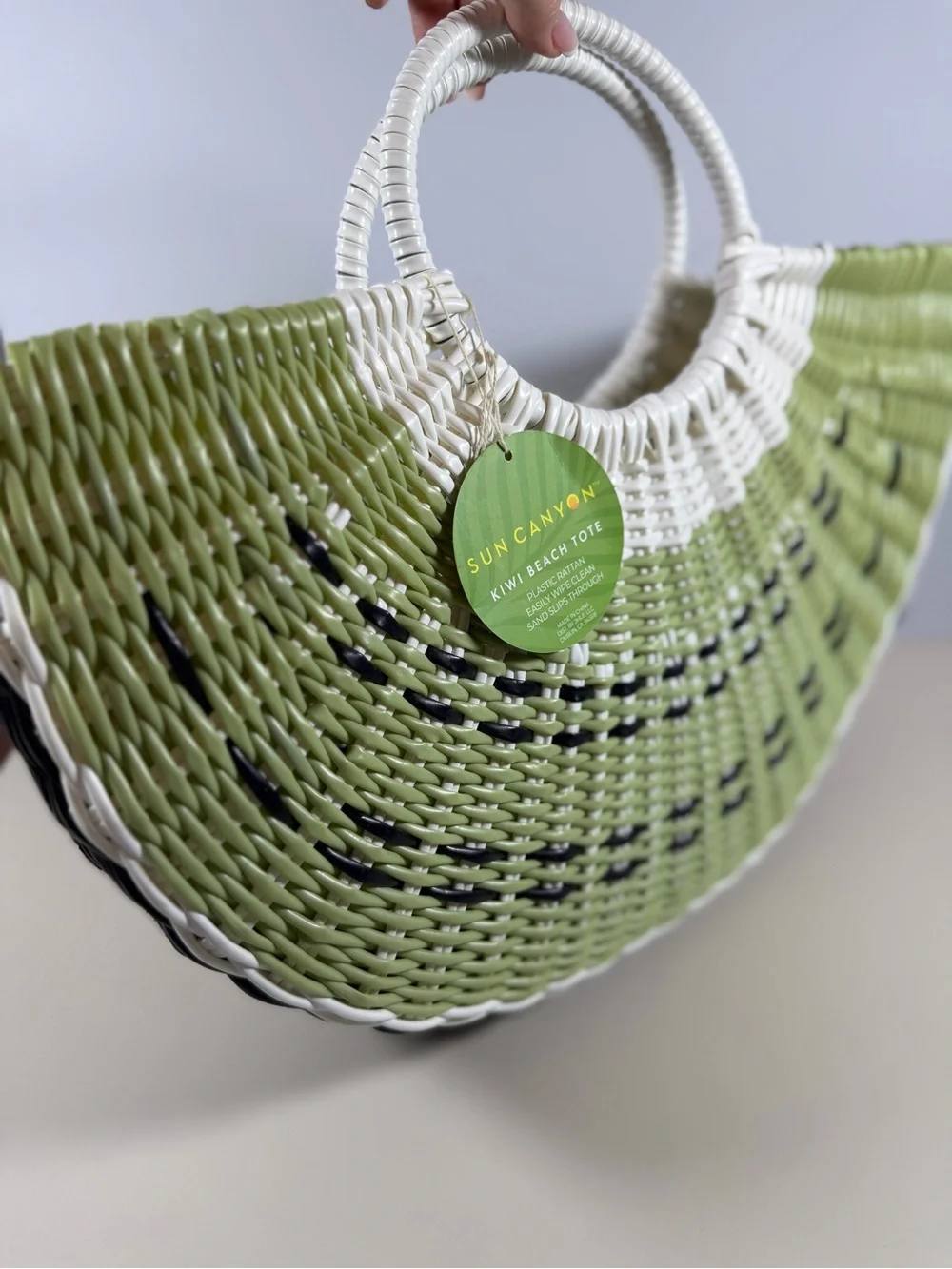 Kiwi Woven Tote in White and Green